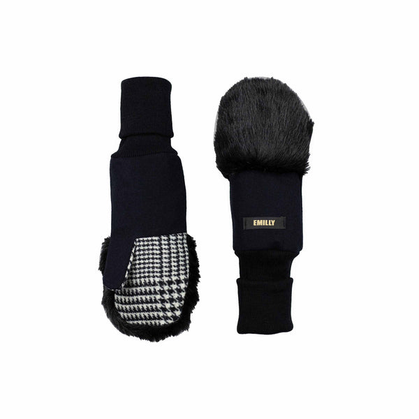 BLACK SPOTTED BOXING GLOVES WITH FUR