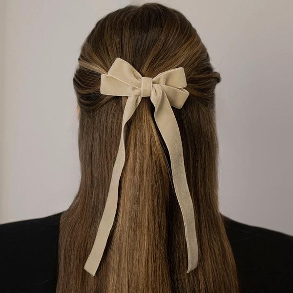 CLASSIC RIBBON | CREAMY VELVET CLIP