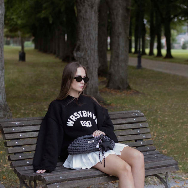 TAMSI PILKA RANKINĖ DELNINĖ+ PAKABUKAS DOVANA