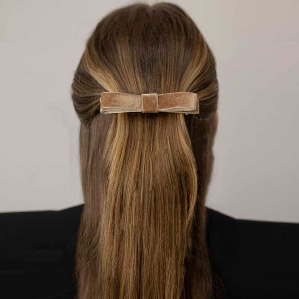 MINIMALIST HAIR RIBBON | LIGHT BROWN VELVET