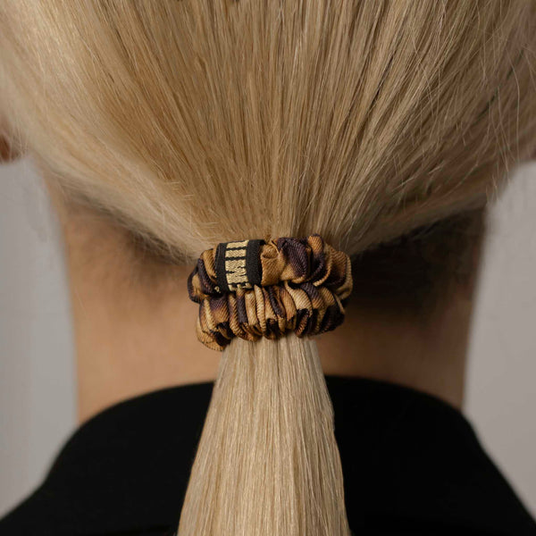 TIGER SILK HAIR TIE OF MEDIUM THICKNESS | STORIEMS PLAUKAMS MidiMI